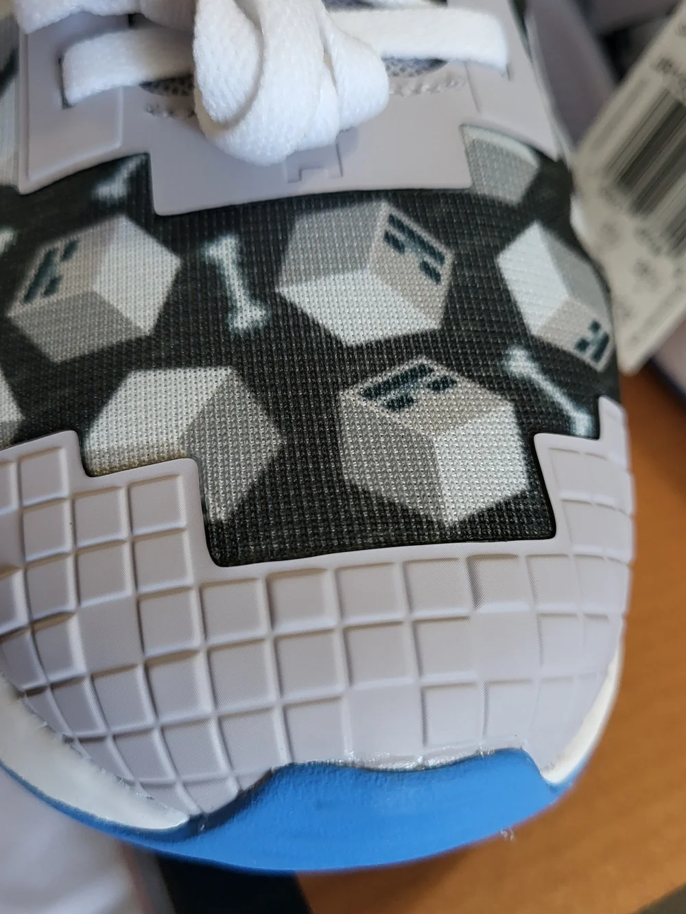 *NEW* Adidas Minecraft Fortarun J Gray Blue Size Boy’s 6 with Box